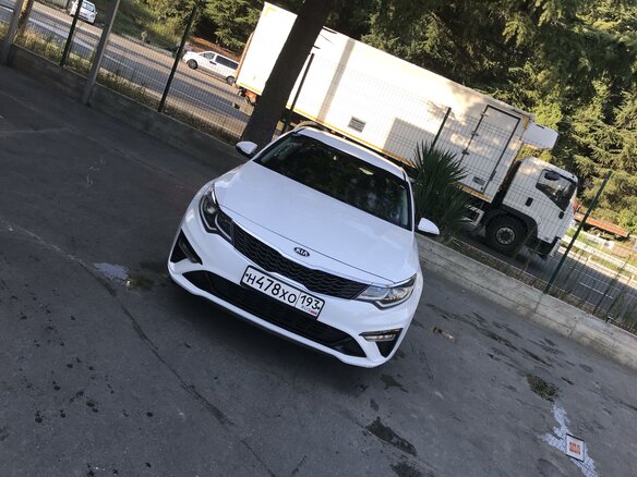 2019 Kia Optima IV Рестайлинг, белый, 2500000 рублей - вид 7