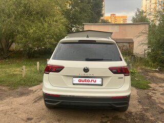 2021 Volkswagen Tiguan II Рестайлинг, белый, 2600000 рублей, вид 4