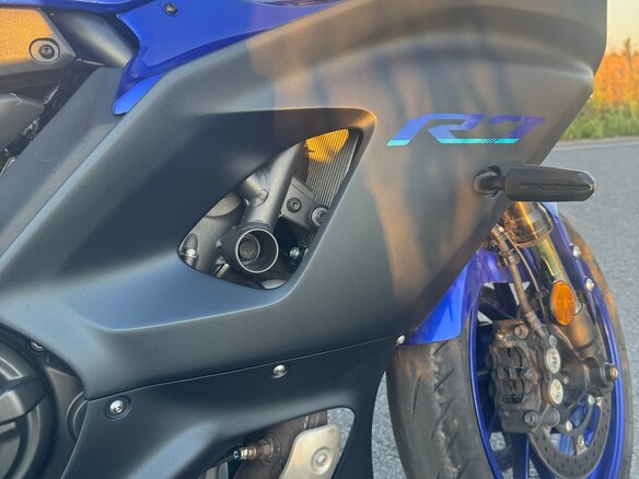 2023 Yamaha YZF-R7, синий, 900000 рублей - вид 7