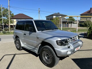 1997 Mitsubishi Pajero II Рестайлинг, серебристый, 1900000 рублей, вид 3