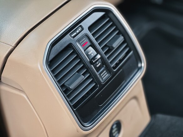 2019 Porsche Macan I Рестайлинг, синий, 4999000 рублей - вид 38