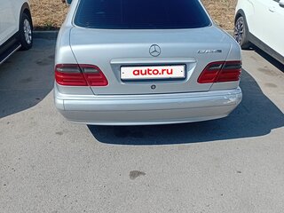 2001 Mercedes-Benz E-Класс 200 II (W210, S210) Рестайлинг, серебристый, 500000 рублей, вид 4