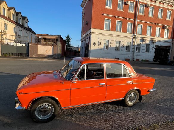 1974 Lada (ВАЗ) 2103, оранжевый - вид 6