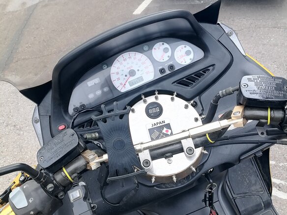2001 Yamaha TMAX, золотистый, 300000 рублей - вид 1