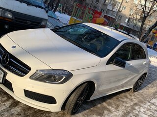 2014 Mercedes-Benz A-Класс 180 III (W176), белый, 1540000 рублей, вид 2