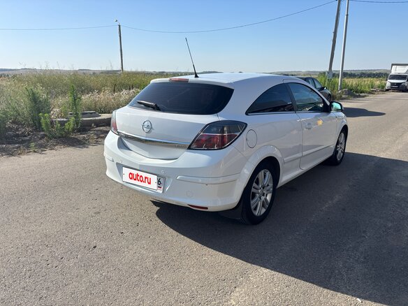 2010 Opel Astra GTC H Рестайлинг, белый, 520000 рублей - вид 2