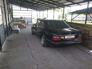 1994 Mercedes-Benz E-Класс 220 I (W124), синий, 1247000 рублей, вид 4