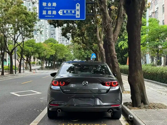2023 Mazda 3 Axela IV (BP), серый - вид 4