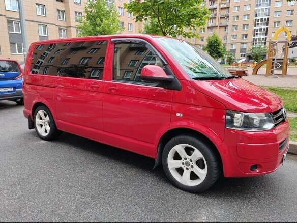2009 Volkswagen Multivan T5 Рестайлинг, красный, 2222222 рублей - вид 1