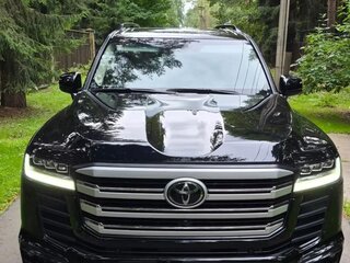 2025 Toyota Land Cruiser 300 Series, чёрный, 13500000 рублей, вид 3