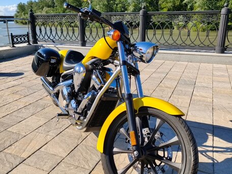 2022 Honda VT 1300CX Fury, жёлтый, 1280000 рублей, вид 1