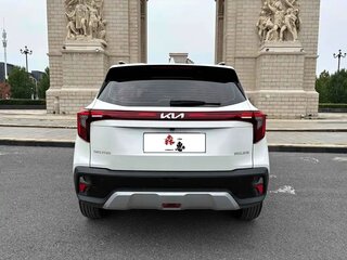 2023 Kia Seltos I Рестайлинг, белый, 1750000 рублей, вид 4