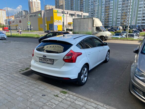 2014 Ford Focus III, белый, 750000 рублей - вид 3