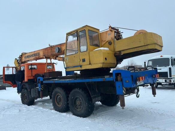 2012 Ивановец КС-45717, оранжевый, 3300000 рублей