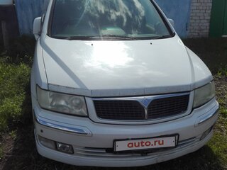 2002 Mitsubishi Chariot Grandis III, белый, 270000 рублей, вид 1