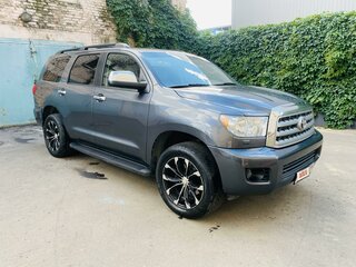 2011 Toyota Sequoia II, серый, 4480000 рублей, вид 2