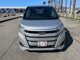 2020 Toyota Noah III (R80) Рестайлинг, серый, 2350000 рублей, вид 2