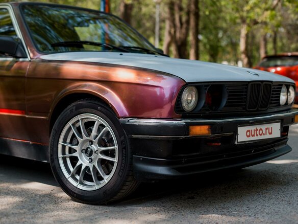 1990 BMW 3 серии 318i II (E30), розовый