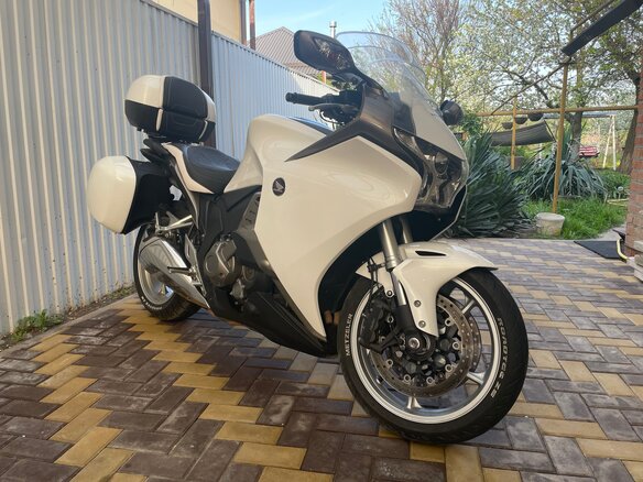 2010 Honda VFR 1200, белый, 825000 рублей - вид 10