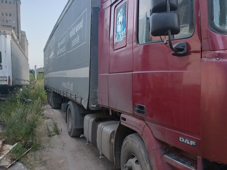 1995 DAF XF 95, красный, 600000 рублей, вид 1
