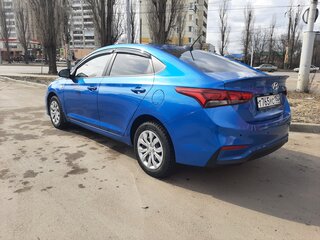 2018 Hyundai Solaris II, синий, 1400000 рублей, вид 2