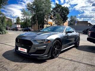 2021 Ford Mustang VI Рестайлинг, серебристый, 3700000 рублей, вид 1