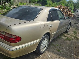 2000 Mercedes-Benz E-Класс 320 II (W210, S210) Рестайлинг, золотистый, 900000 рублей, вид 4