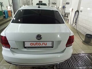 2017 Volkswagen Polo V Рестайлинг, белый, 750000 рублей, вид 4