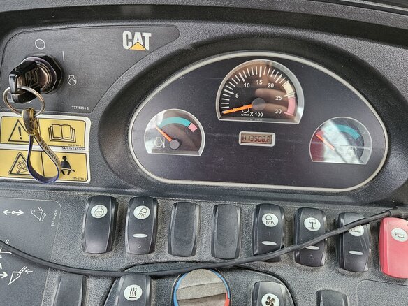 2013 Caterpillar 428, жёлтый, 5700000 рублей - вид 11