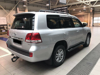 2008 Toyota Land Cruiser 200 Series, серебристый, 2700000 рублей, вид 3