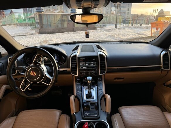 2016 Porsche Cayenne Diesel II Рестайлинг (958), белый, 5000000 рублей - вид 12