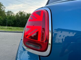 2021 Mini Hatch Cooper III (F55/F56) Рестайлинг 2, синий, 2650000 рублей, вид 2
