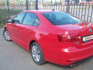 2011 Volkswagen Jetta VI, красный, 980000 рублей, вид 4