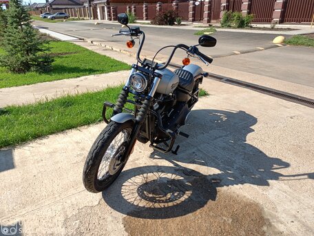 2019 Harley-Davidson Street Bob, серебристый, 1290000 рублей, вид 5