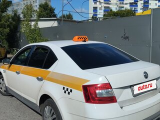 2017 Skoda Octavia III (A7) Рестайлинг, белый, 550000 рублей, вид 4