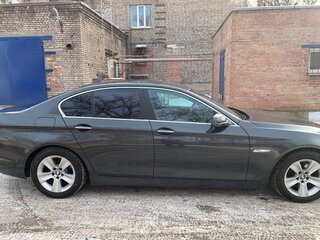 2011 BMW 5 серии 528i VI (F10/F11/F07), чёрный, 2600000 рублей, вид 2