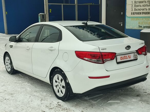 2017 Kia Rio III Рестайлинг, белый, 1100000 рублей - вид 10