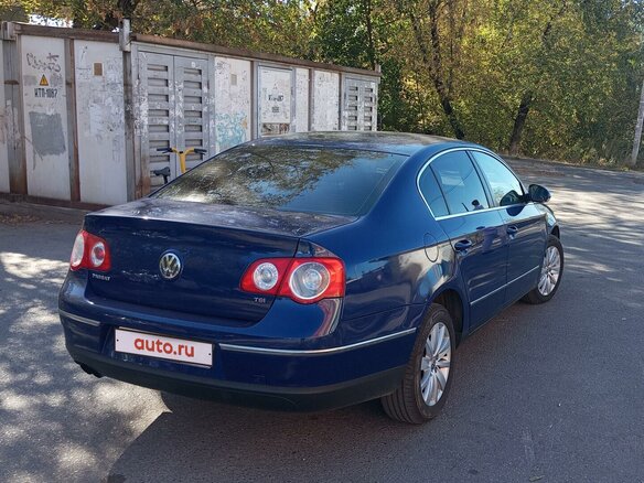 2008 Volkswagen Passat B6, синий, 800000 рублей - вид 1