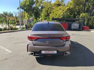 2020 Kia Rio IV Рестайлинг, коричневый, 850000 рублей, вид 5