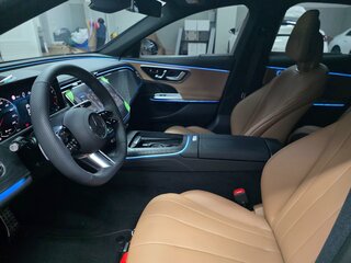 2025 Mercedes-Benz E-Класс 200 VI (W214, S214), чёрный, 6455000 рублей, вид 4