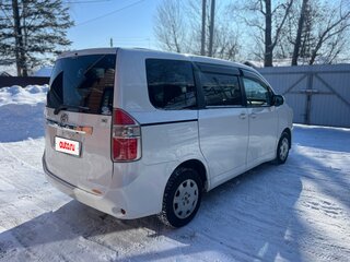 2009 Toyota Noah II (R70), белый, 1175000 рублей, вид 4