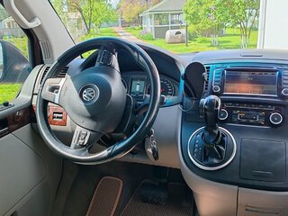 2012 Volkswagen Multivan T5 Рестайлинг, коричневый, 2500000 рублей, вид 5