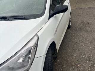 2016 Hyundai Solaris I Рестайлинг, белый, 950000 рублей, вид 3