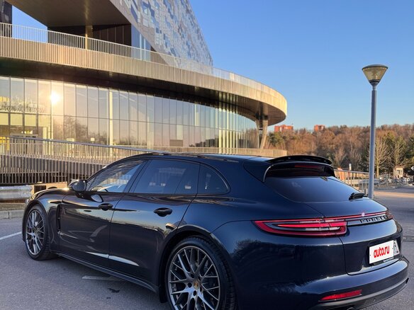 2019 Porsche Panamera 4 Sport Turismo II, синий, 7100000 рублей - вид 15