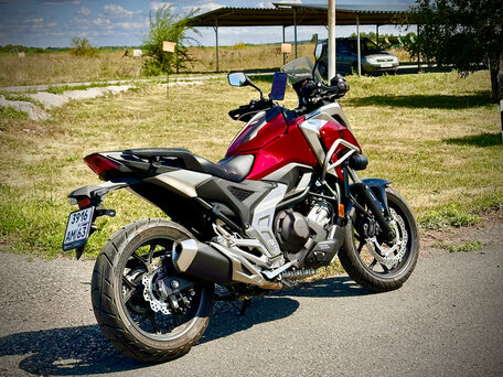 2023 Honda NC 750X, красный, 1390000 рублей, вид 1