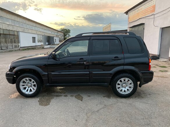 2000 Suzuki Grand Vitara I, чёрный - вид 12