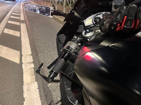 2005 Yamaha YZF-R1, чёрный, 650000 рублей, вид 4