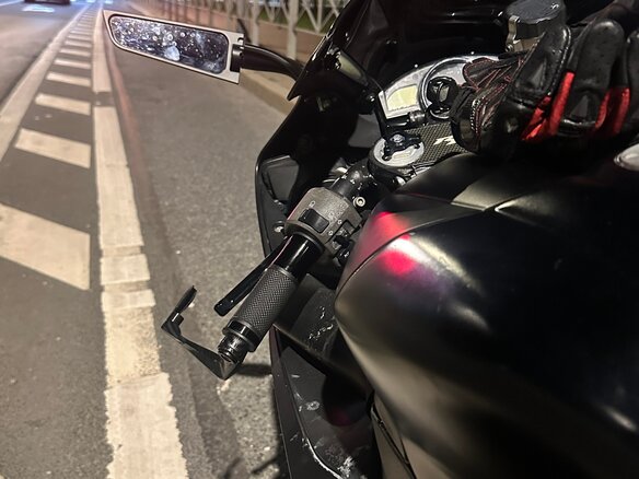 2005 Yamaha YZF-R1, чёрный, 650000 рублей - вид 3