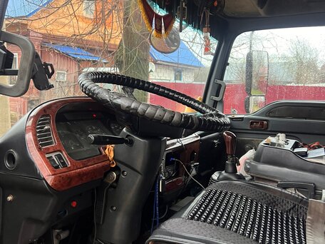 2012 Foton Auman BJ10xx, красный, 900000 рублей, вид 4