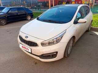 2017 Kia Ceed II Рестайлинг, белый, 1410000 рублей, вид 1